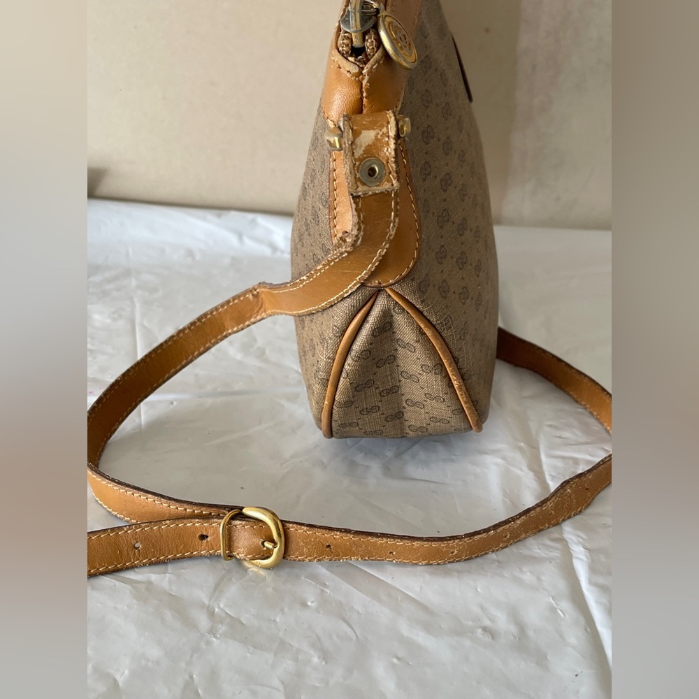 Authentic GUCCI Micro GG Shoulder Bag PVC Leather Purse - Picture 5 of 13
